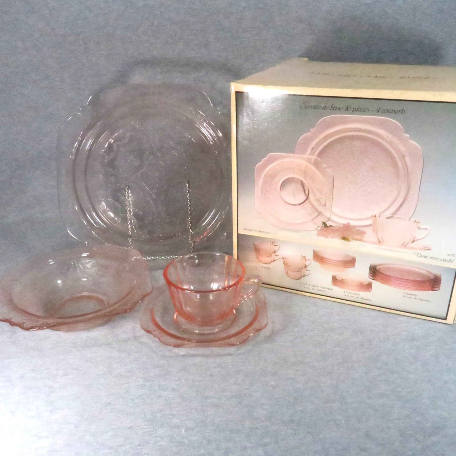 Indiana Glass Pastel Pink Recollection Place Settings for 4 in Madrid Pattern