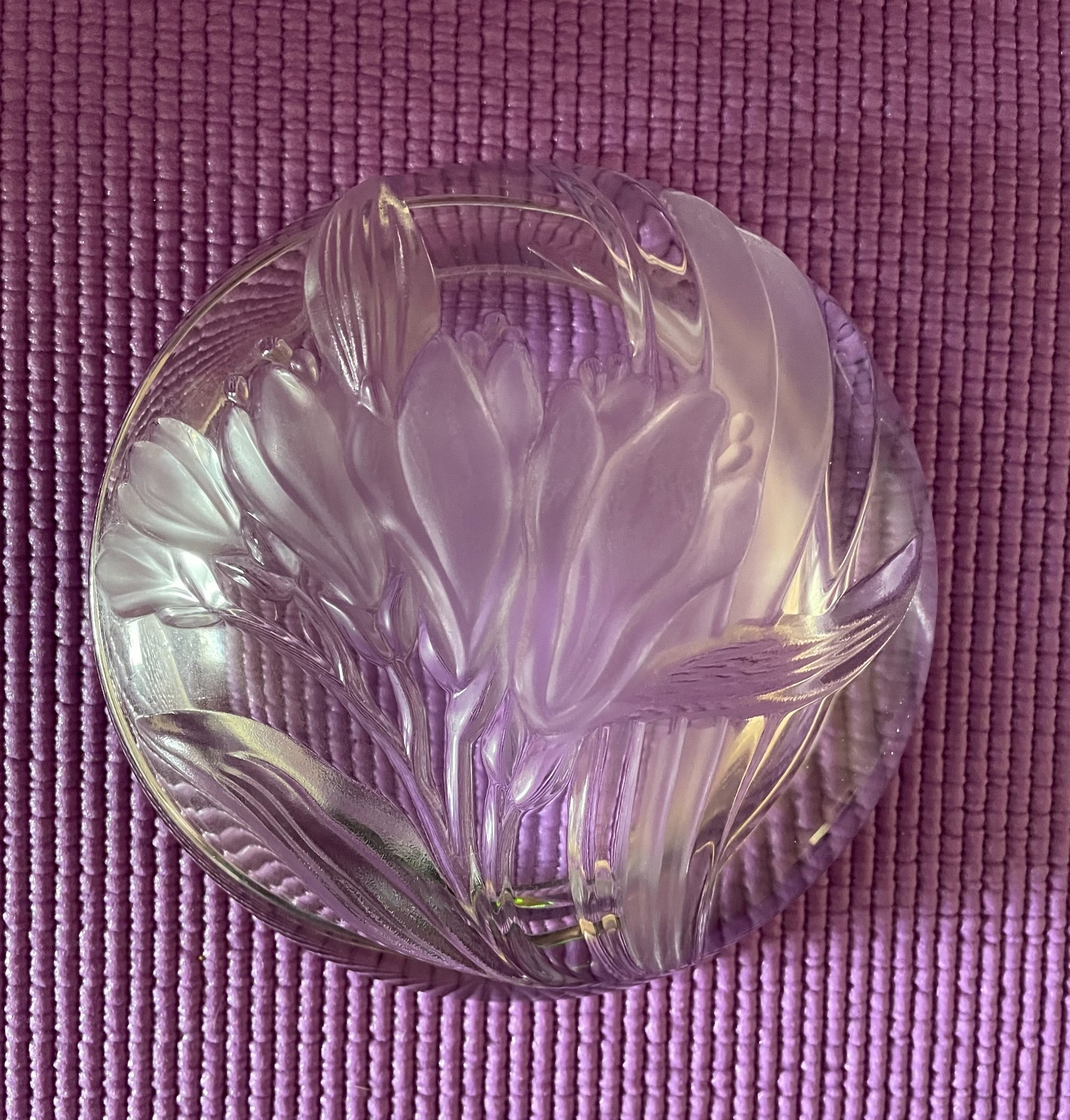 Mikasa Parisian Frosted Iris Round Crystal Candy Dish, about 5″ (see picture)