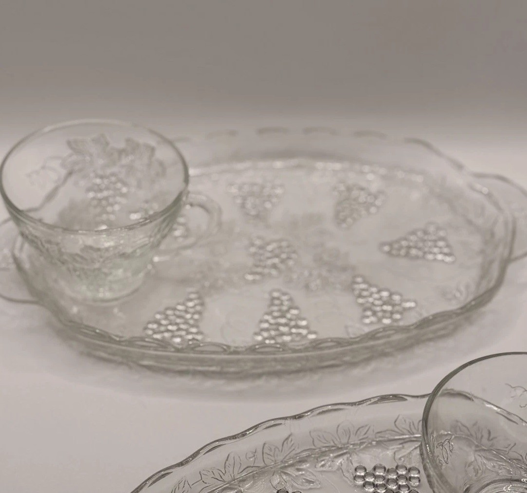 Vintage Anchor Hocking Glass Fruit Grapes Snack Set Trays & Cups Service For 2