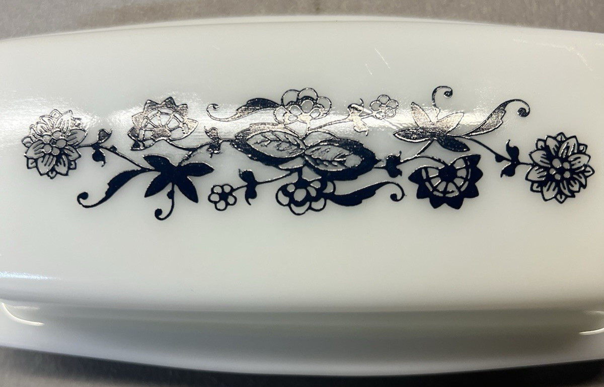 Vintage Pyrex Covered Butter Dish In Old Town Blue Onion Pattern