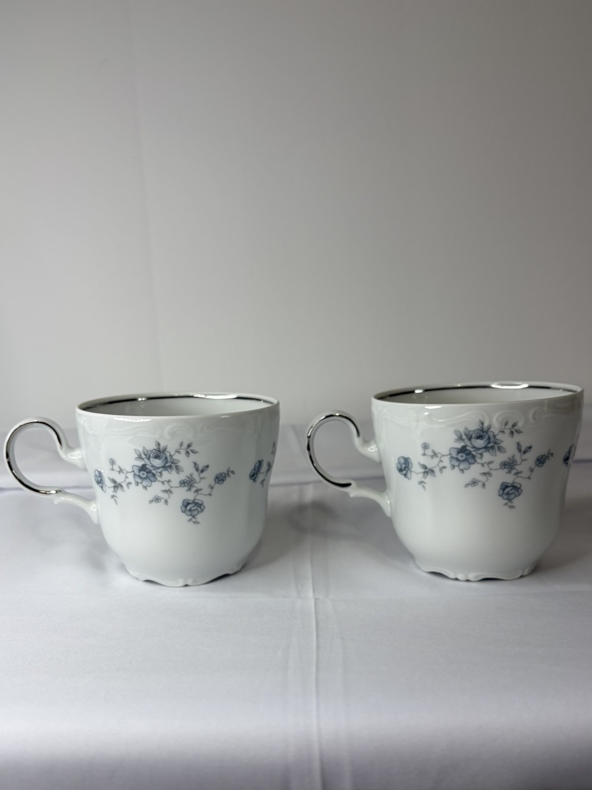 Johann Haviland Blue Garland Cups Set of 4 Bavaria Germany Floral Tea Coffee Vtg