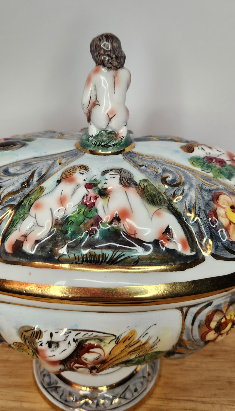 Italian Vintage Capodimonte Porcelain Covered Compote Cherub Hand Painted