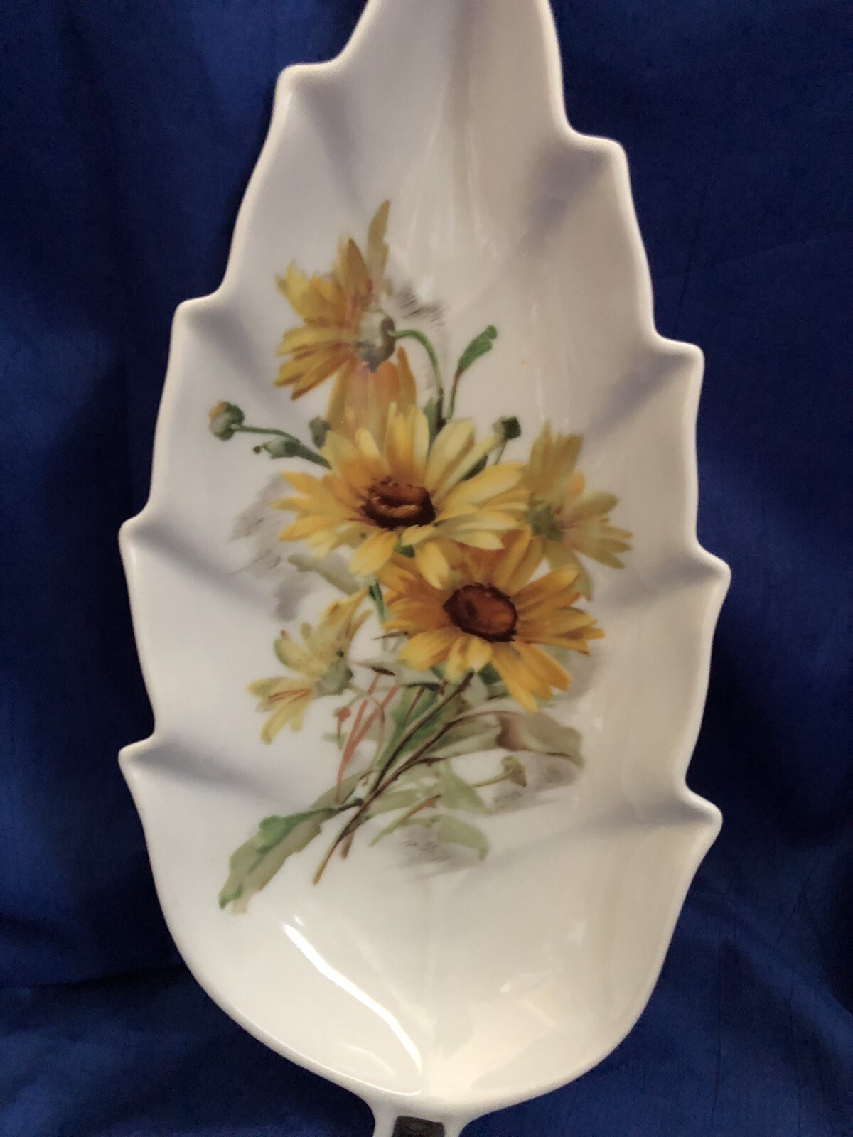 Mitterteich Bavaria Germany Leaf Shape Daisy Flower Candy Dish Gold Gild VTG