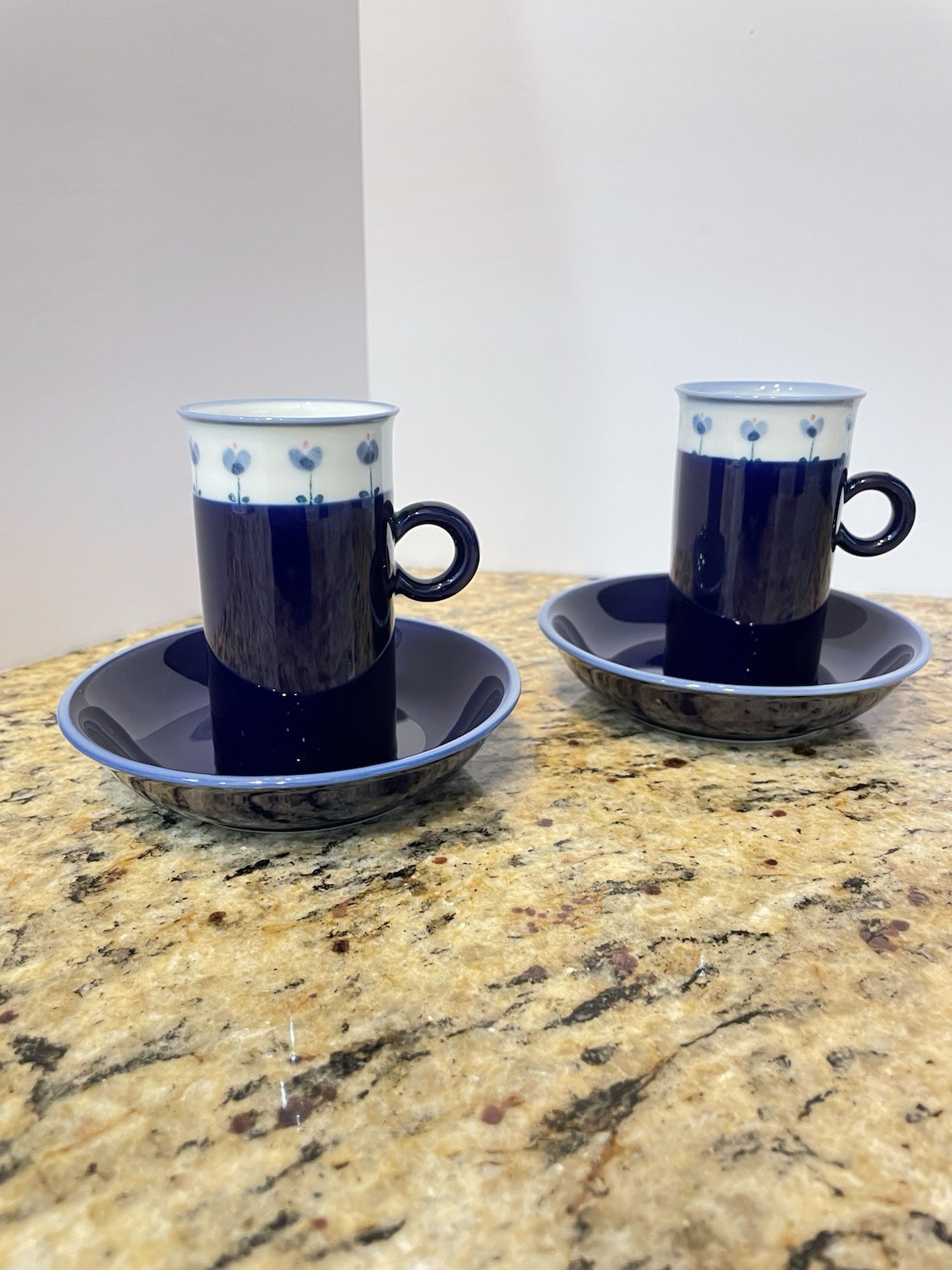 BEE HOUSE Teacup Saucer SETO JAPAN Colbalt Blue White 3 5/8”Tall Tulips Vintage