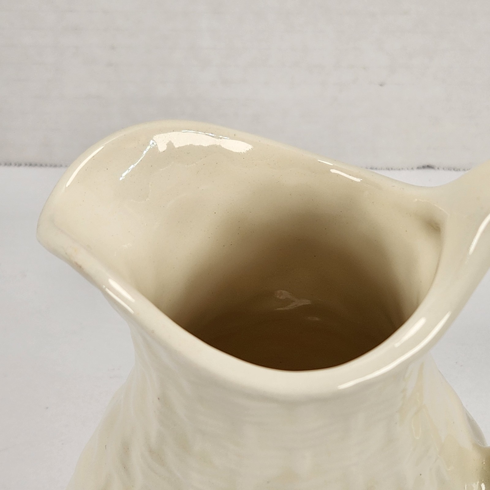 VTG Ceramic Cream Off-White Basketweave Pitcher Farmhouse Twisted Handle 7.25″