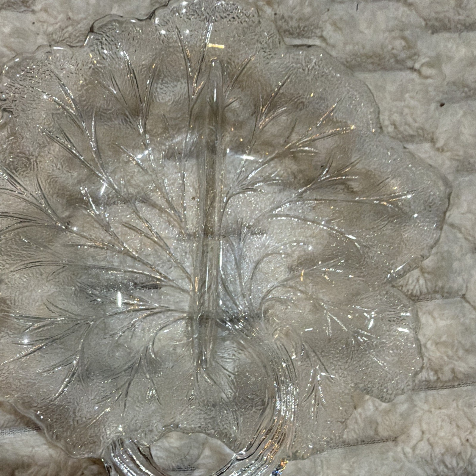 Indiana Glass Clear Pebble Leaf Handled 8 1/2″ Divided Relish Tray Candy Dish