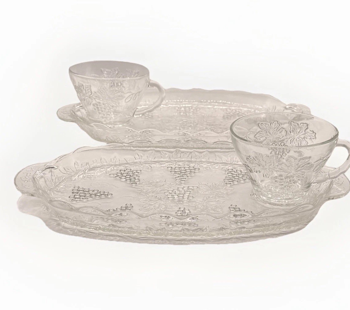 Vintage Anchor Hocking Glass Fruit Grapes Snack Set Trays & Cups Service For 2