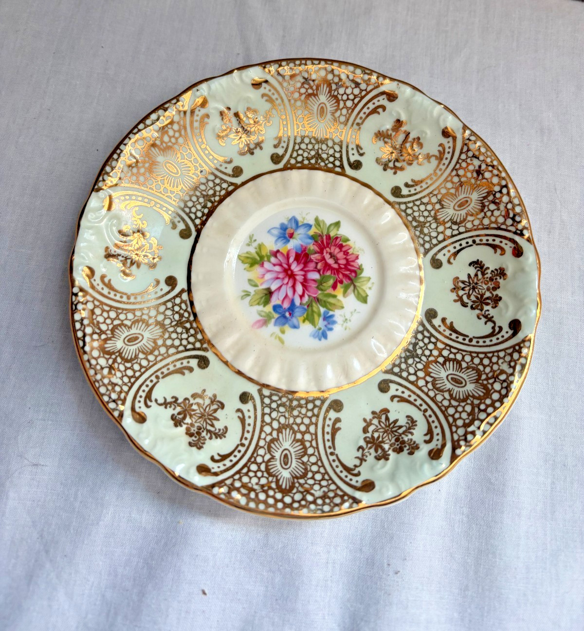 Vintage Paragon Fine Bone China Teacup & Saucer Pale Green Gold Floral England
