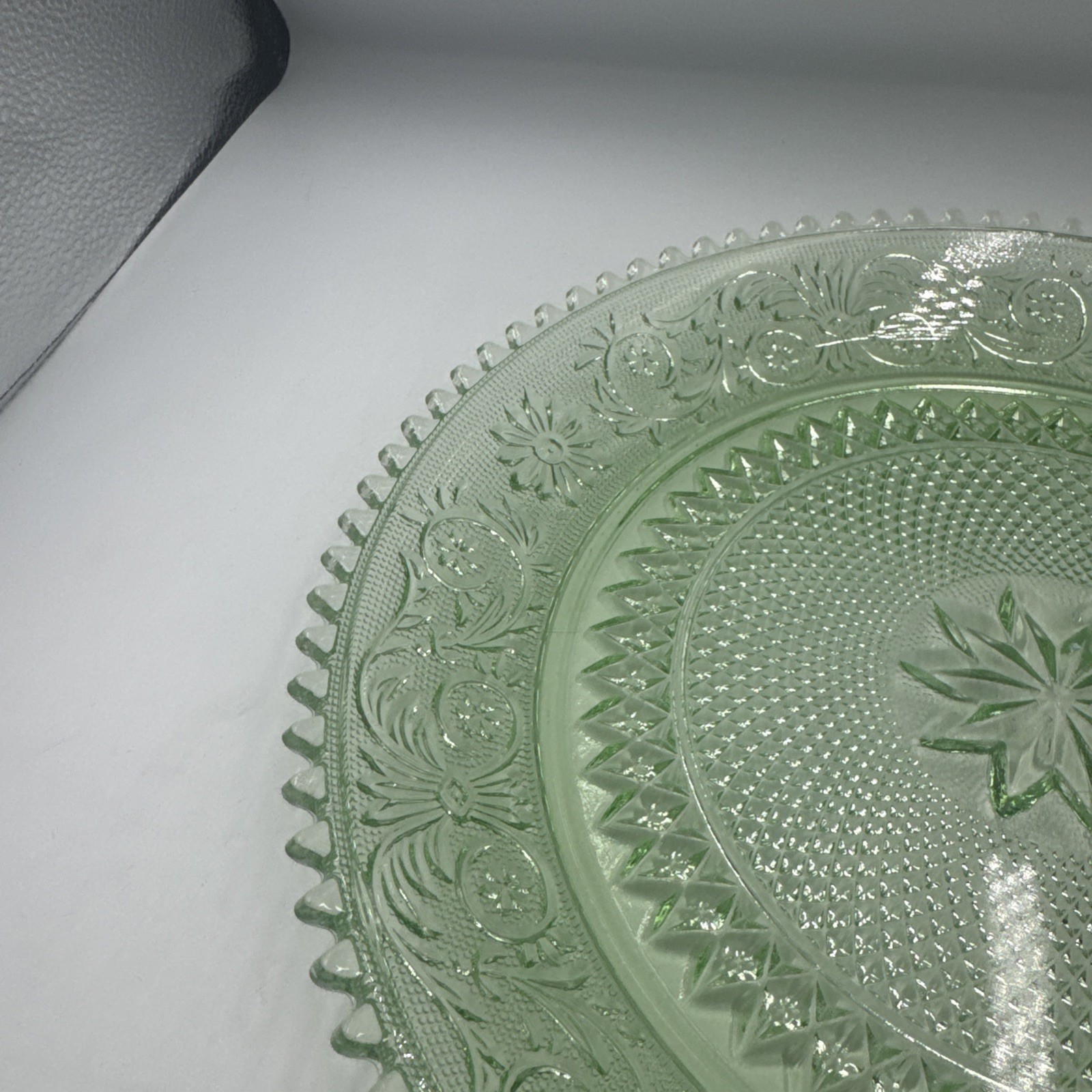 Vintage Tiara Indiana Sandwich Glass Chantilly Green 12” Round Serve TrayPlatter