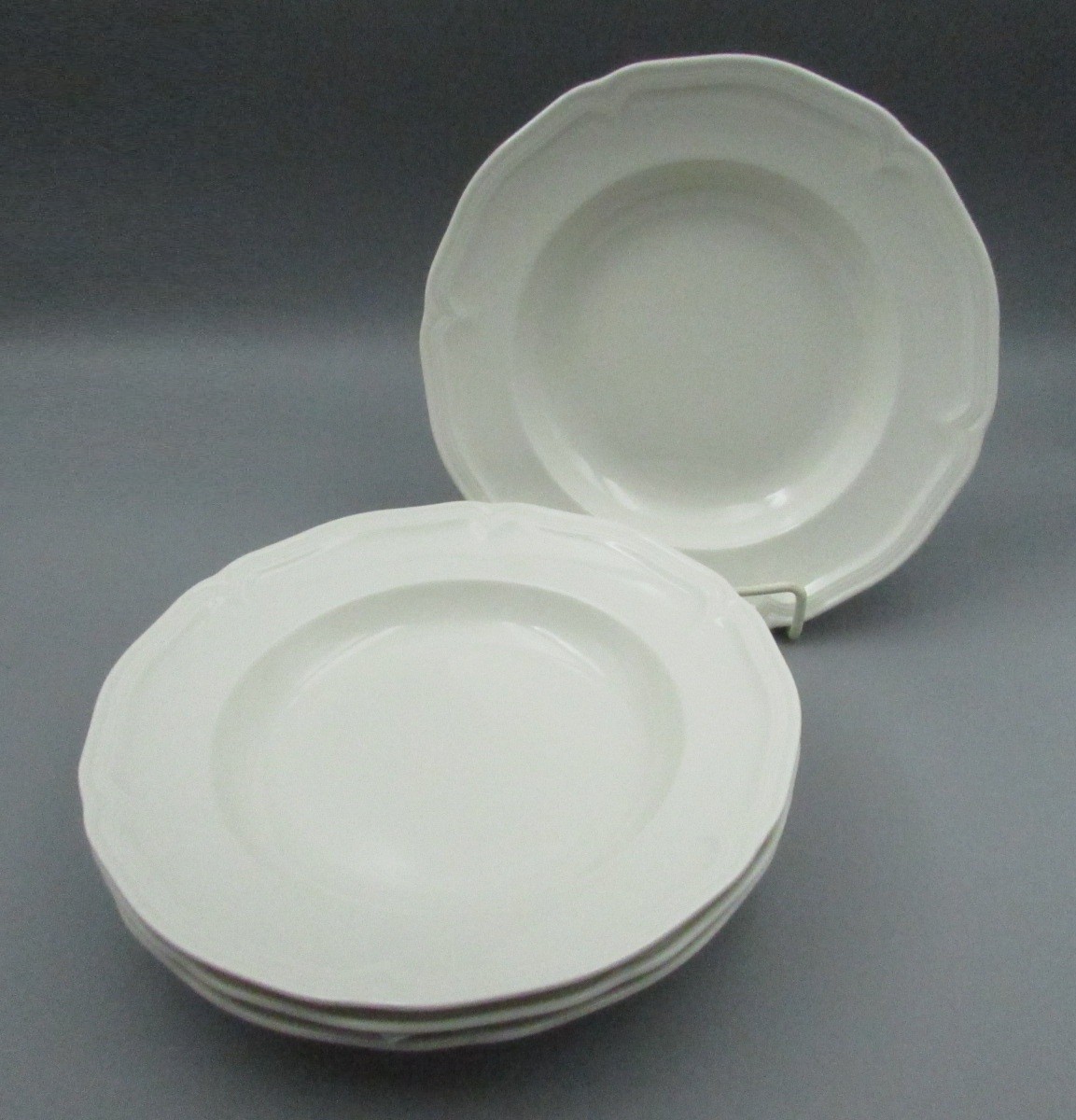 Villeroy & Boch China Germany MANOIR White Rim Soup Bowl – Set of Four – New