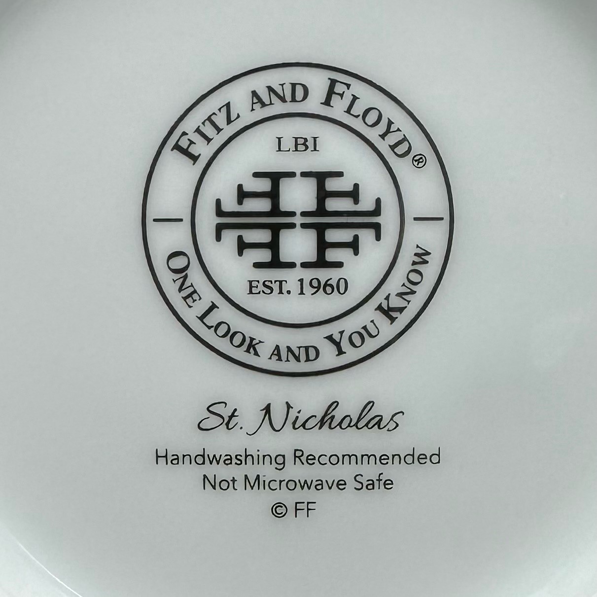 Fitz & Floyd St. Nicholas 9.25″ Round Porcelain Serving Bowl