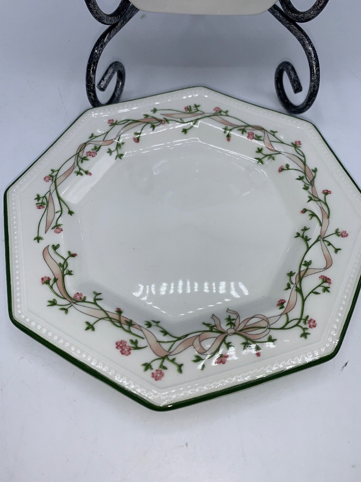 Bread Butter Dessert Set of 2 Plates Eternal Beau by JOHNSON BROTHERS 6 1/8 in