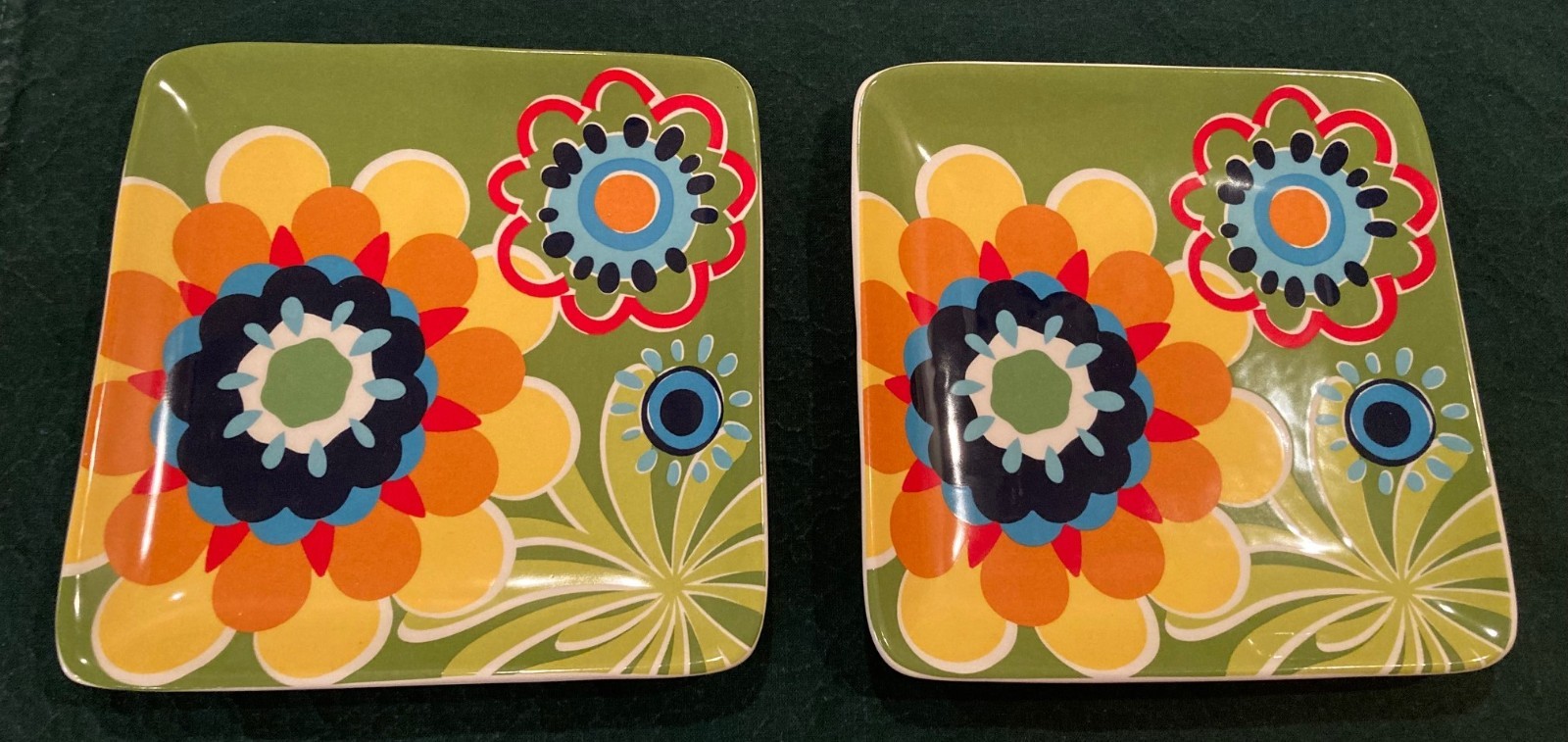 Lot of 2 Cute Bright & Colorful Pier 1 Retro Flower Square 6″ Dessert Plates