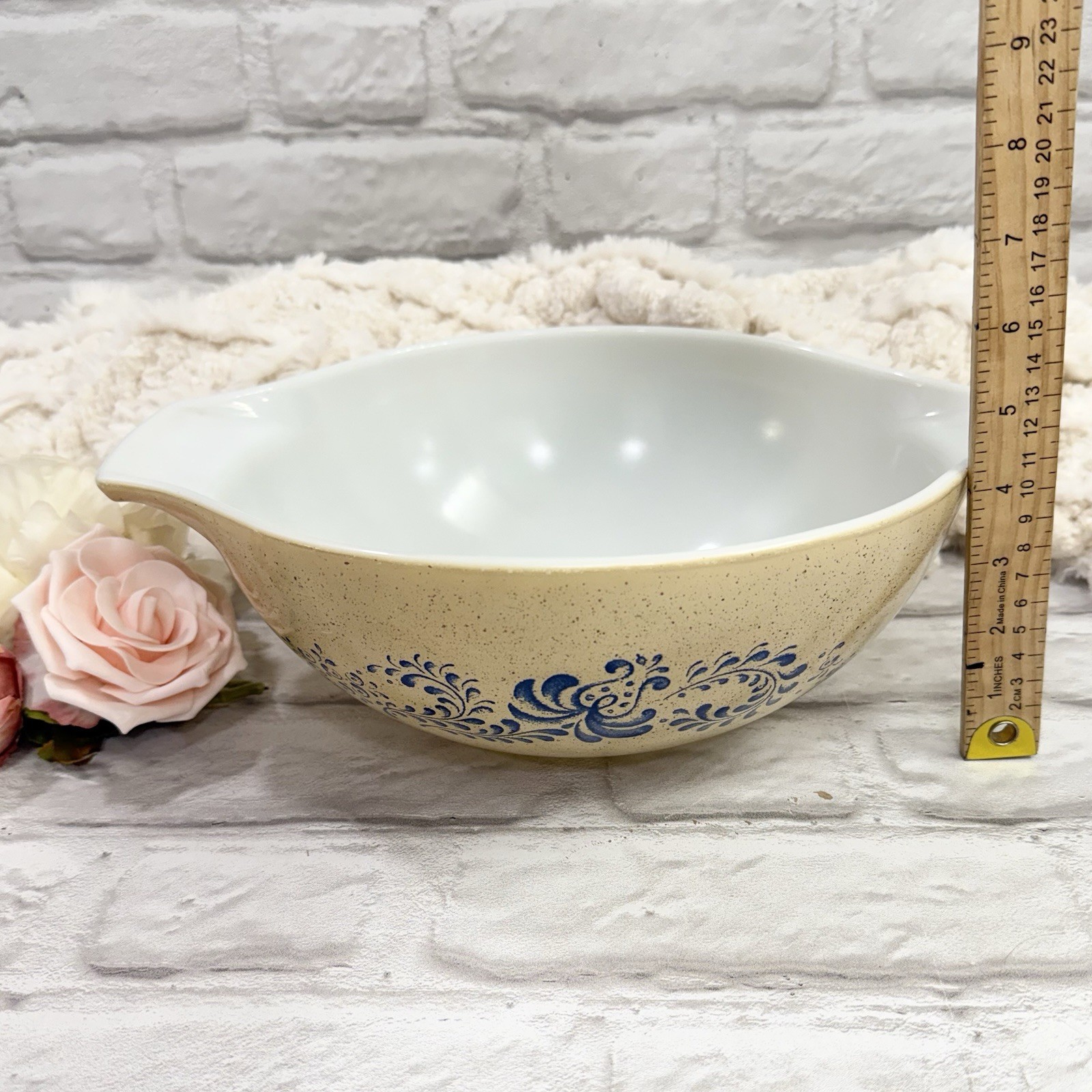 Vtg PYREX Homestead Cinderella Nesting Mixing Bowls 2ct 443 – 2.5 Qt & 444 – 4Qt