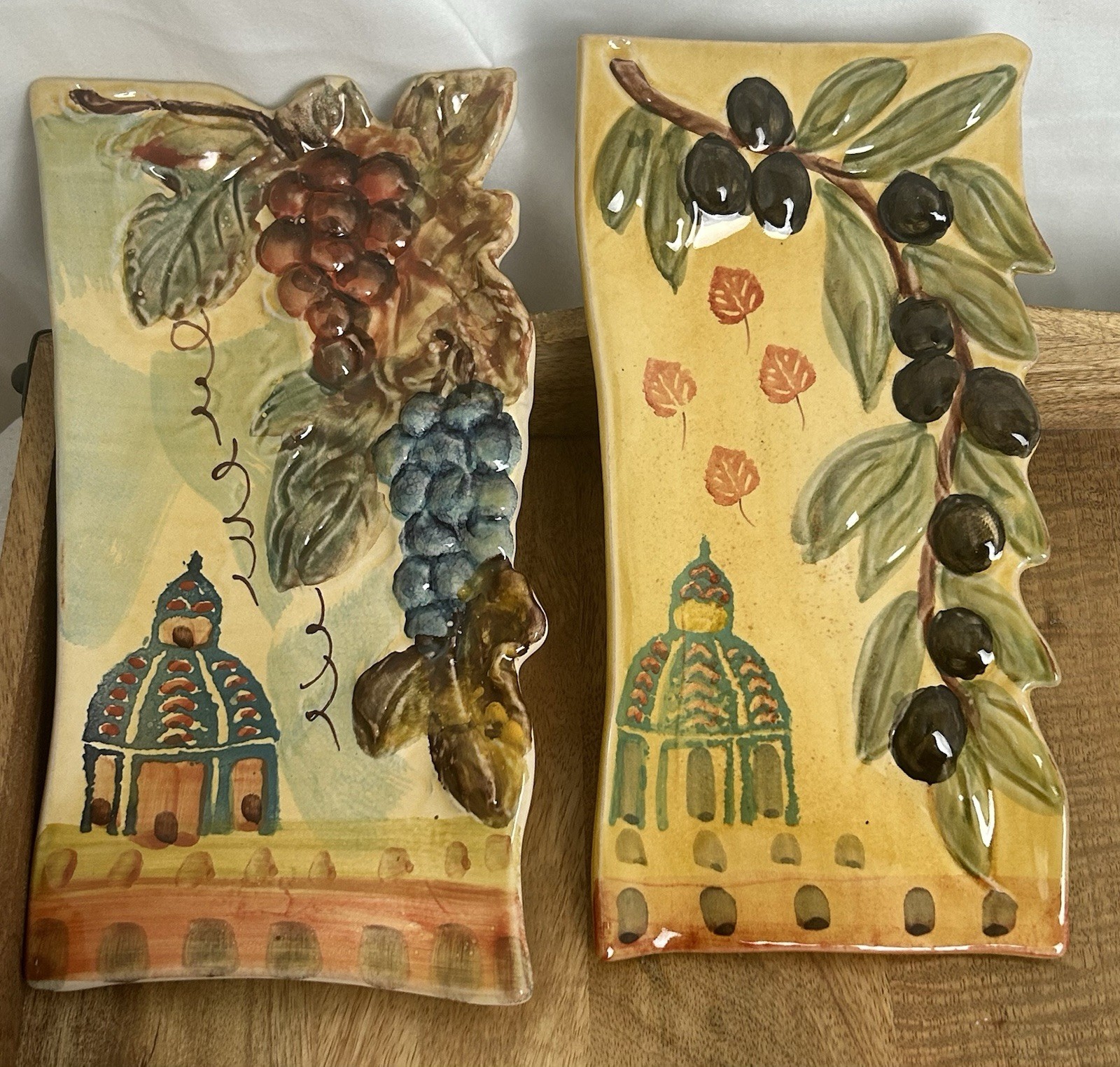 Vintage Italian Hand Painted Wall Plates Marked ITALY Earthenware Set of 4