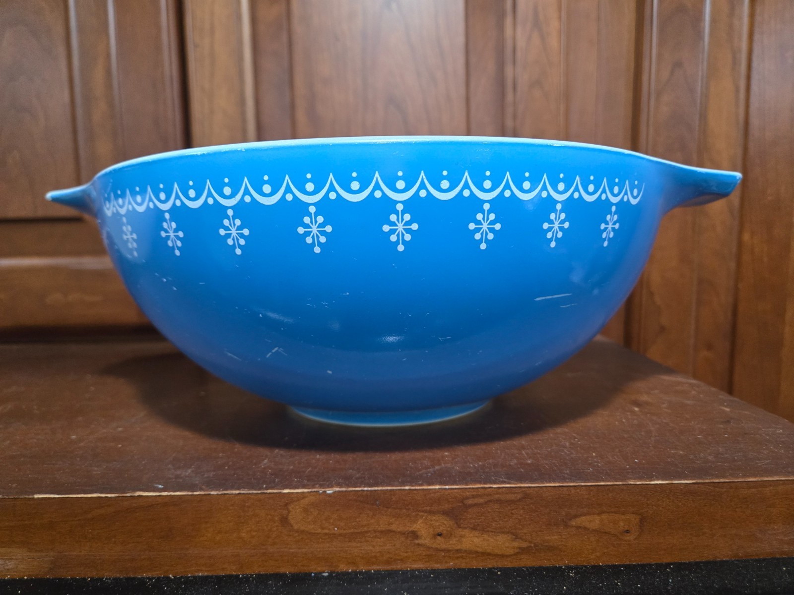 Pyrex 443 (2.5 Qt) & 444 (4 Qt) Snowflake Blue Garland Mixing Bowls – Read