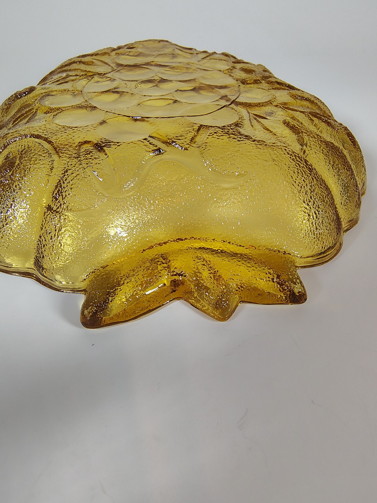 Vintage Amber Glass Grape Leaf Trinket Candy Nut Dish Honey Gold 7″ Textured