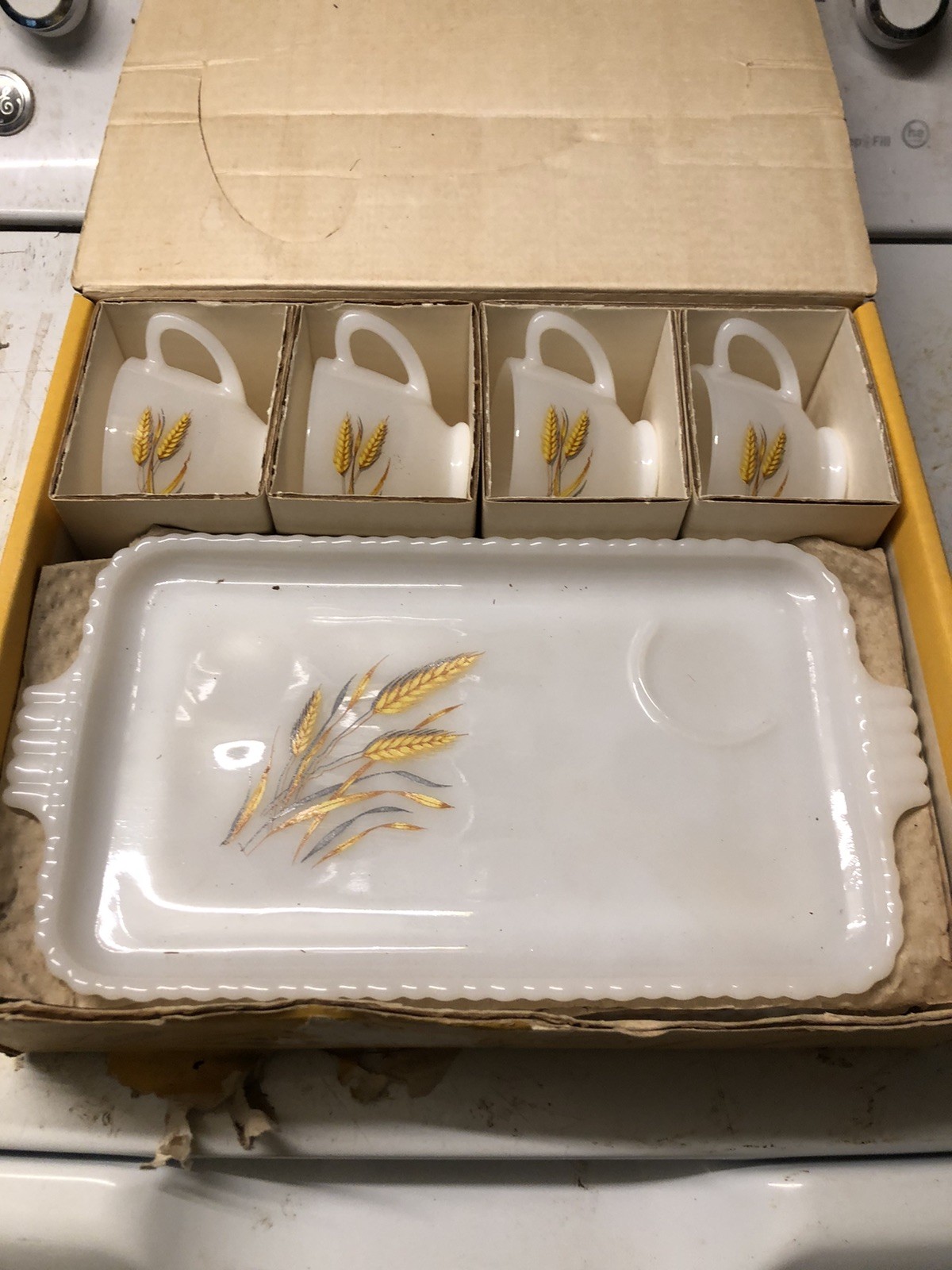 Fire King Anchor Hocking VTG MCM White Milk Glass Wheat Snack 8Pc Set Trays/Cups