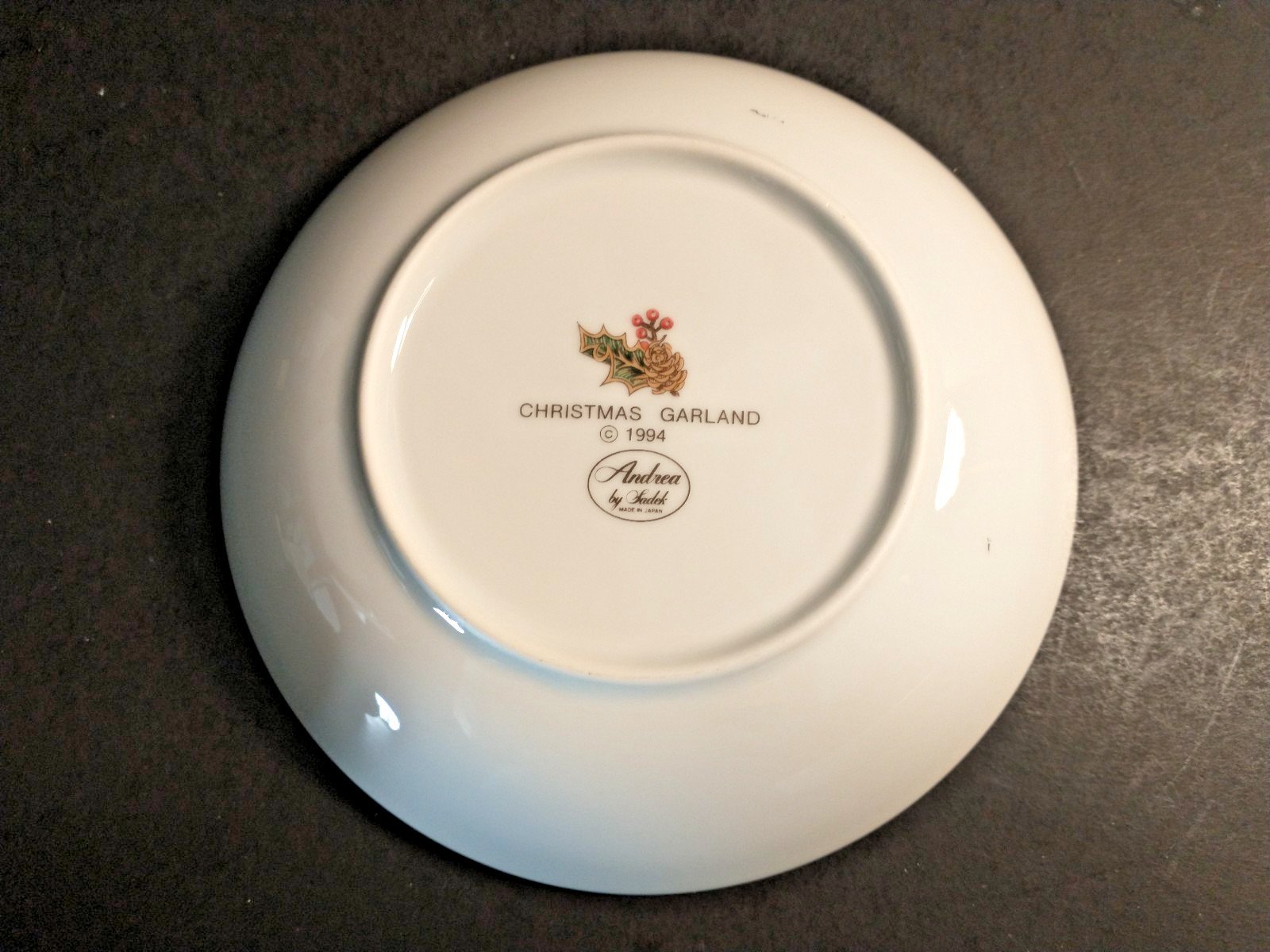 Andrea by Sadek Christmas Garland 1994 Fruit Dish 5.875″ wide x 1.25″ deep