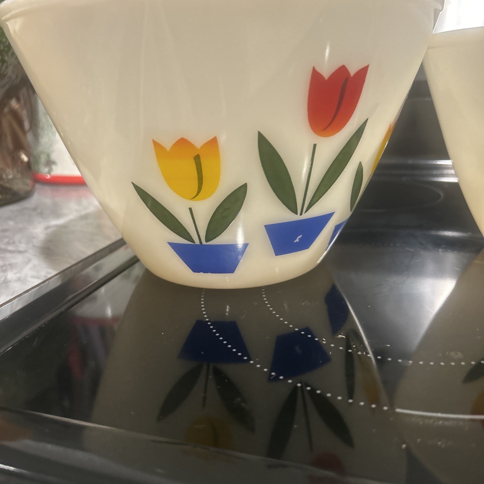 Vintage Fire king tulip mixing bowl set Of 4 🔥🔥🔥