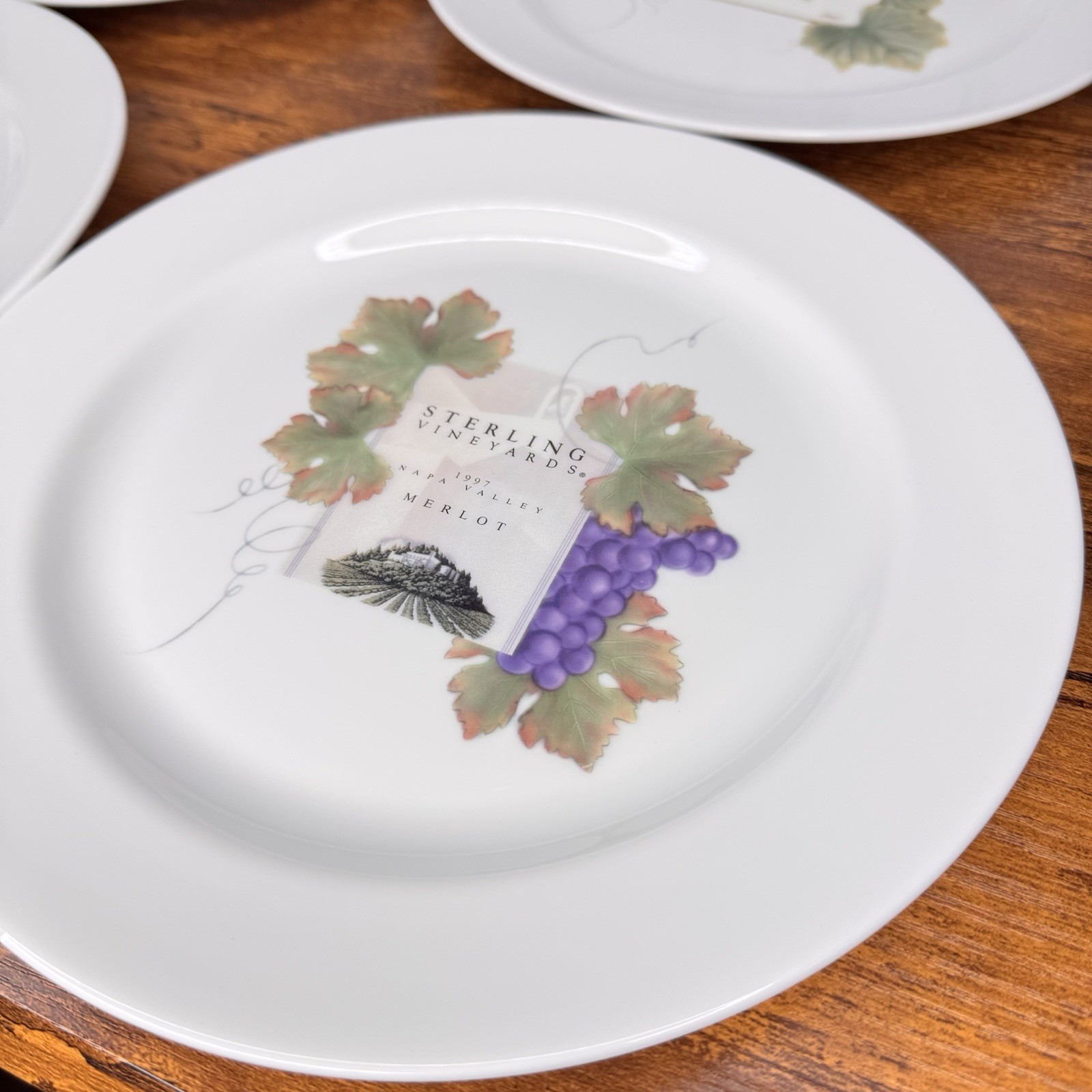 4 Wedgwood Grand Gourmet Collection Bone China 1999 Wine Dinner Plates England