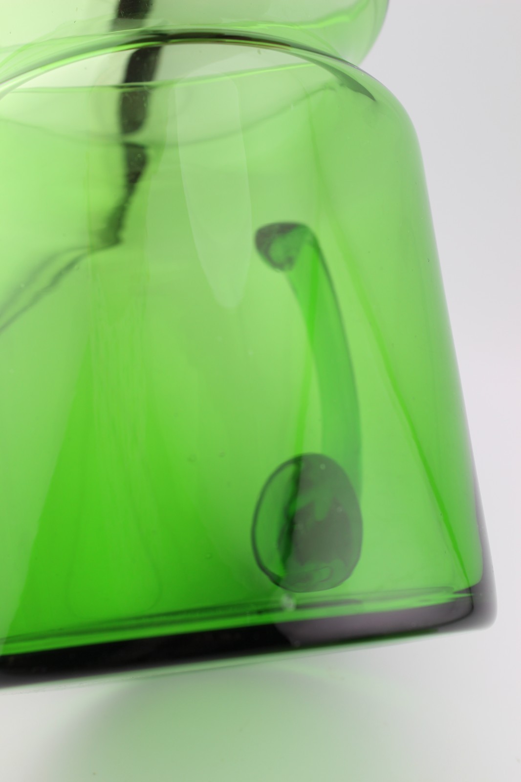 Hand-Blown Glass Drink Pitcher w/ Lid Forest Green MCM Applied Handle 9 3/8″ H
