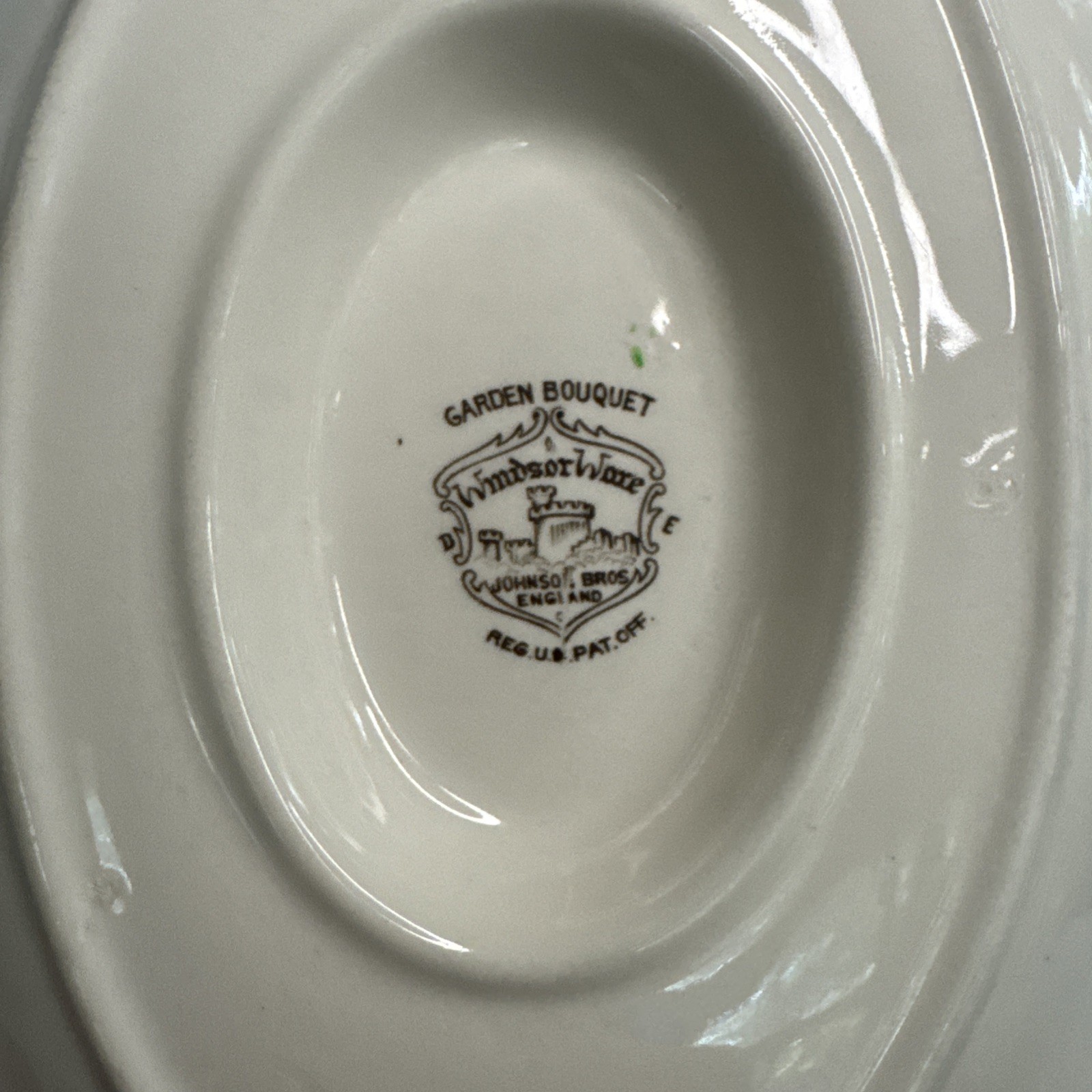 Vint. Johnson Bros. England Windsor Ware Garden Bouquet Gravy Boat w/Underplate