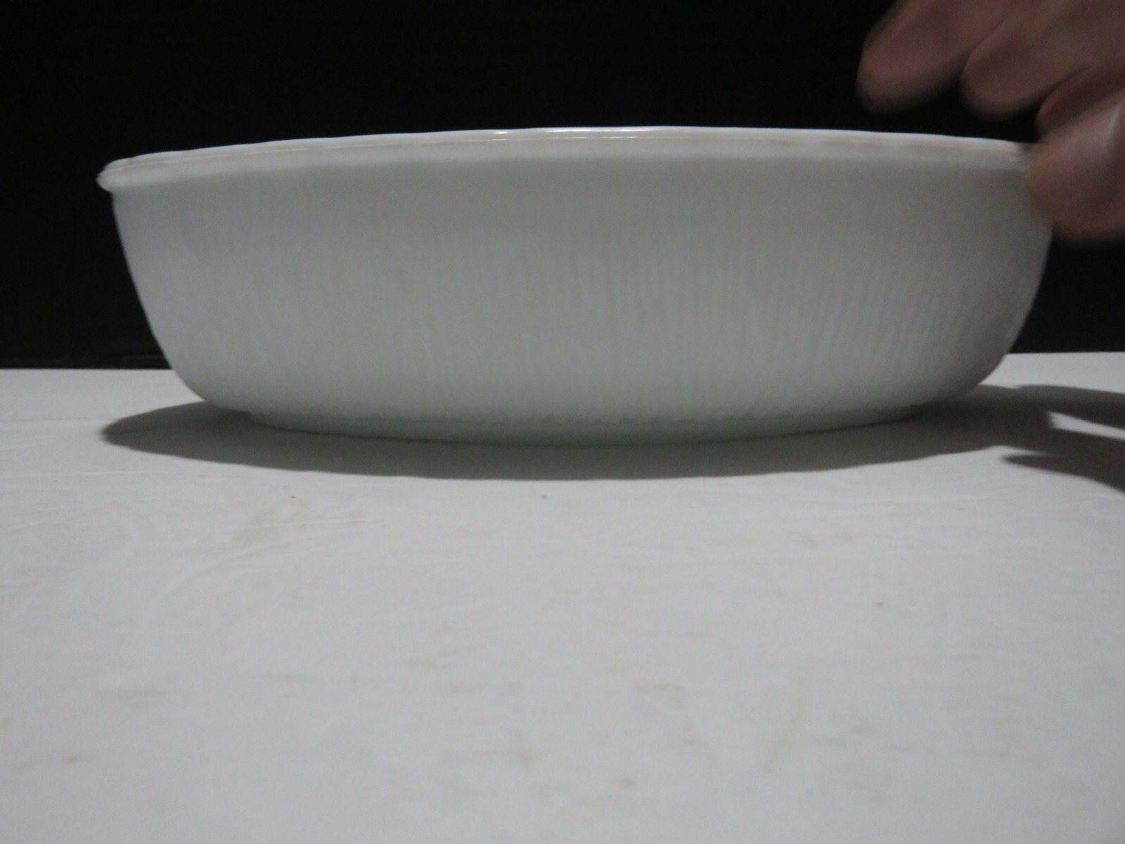 VTG 1975 FTD OVAL MILKGLASS PLANTER/SERVING DISH RIDGED FINISH WHITE