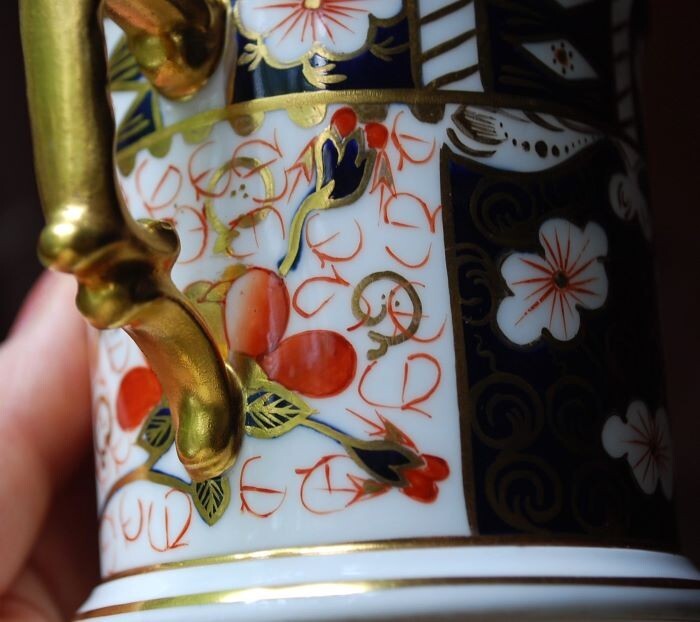 RARE Vintage ROYAL CROWN DERBY 2 Handled Loving Cup TRADITIONAL IMARI Blue Gold