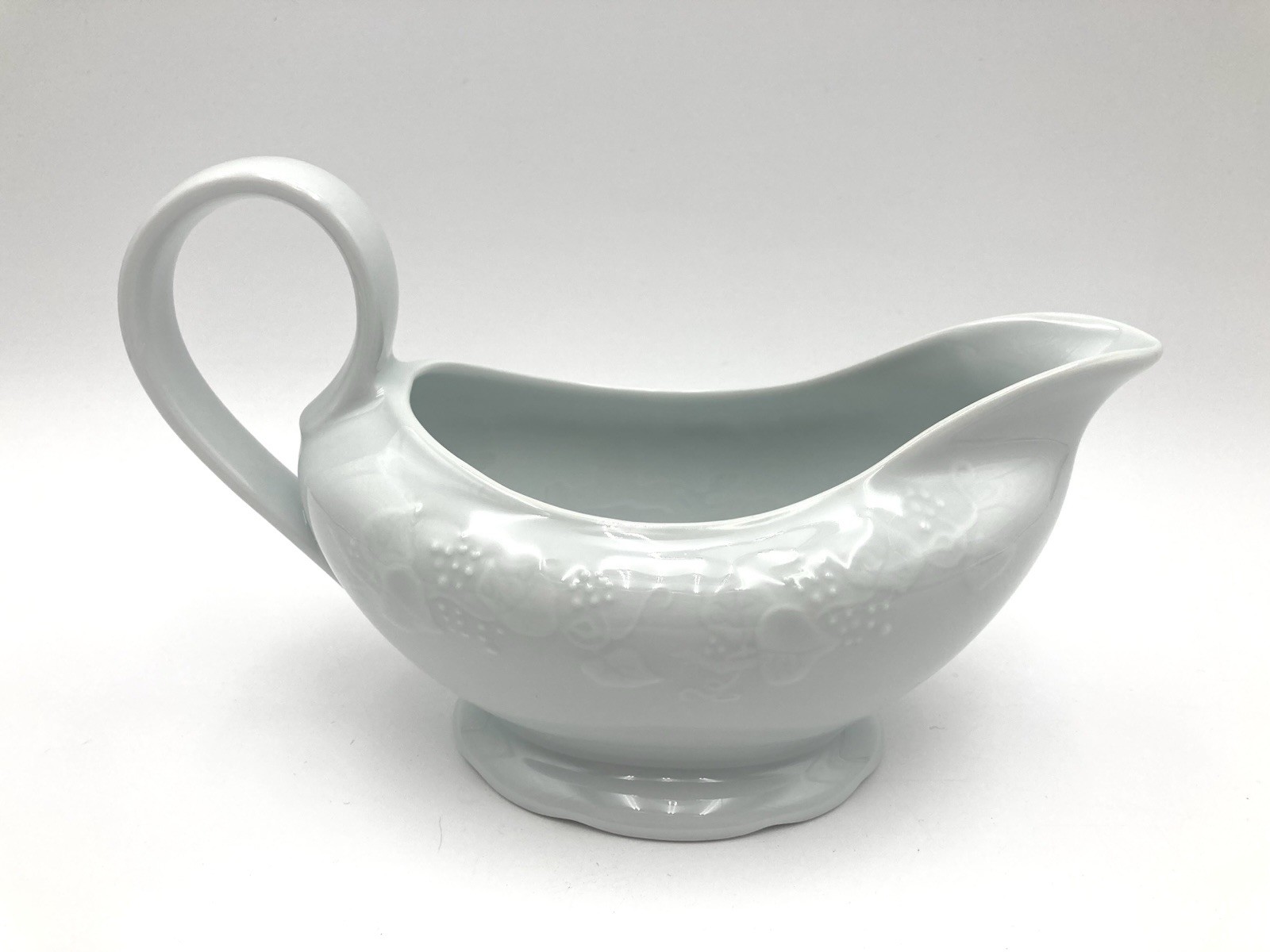 Dansk Gravy Boat & 10” Tray Ivy Embossed Fruit and Leaves White 2 Pc Vtg Set