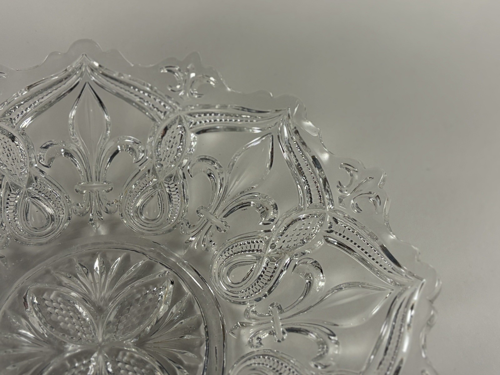 EAPG Bryce Higbee Arched Fleur-de-Lis Low Square bowl 9″ 1898-1906