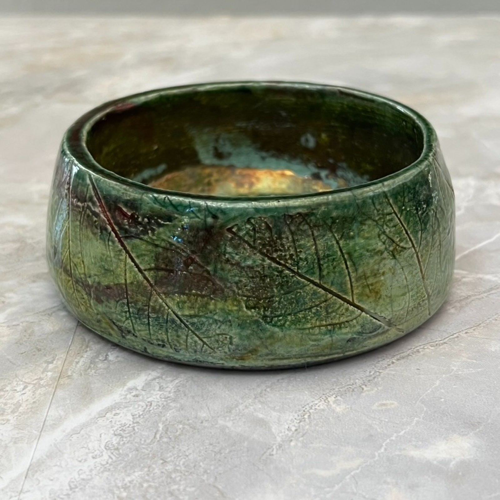Art Studio Pottery Trinket Bowl Green Glaze Leaf Motif Iridescent Signed