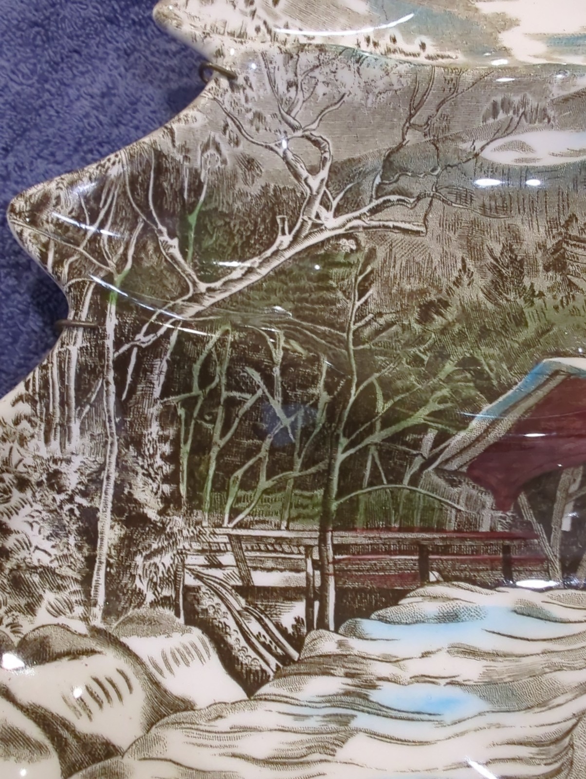 Johnson Bros Friendly Village Covered Bridge 14″ Christmas Tree Serving Dish