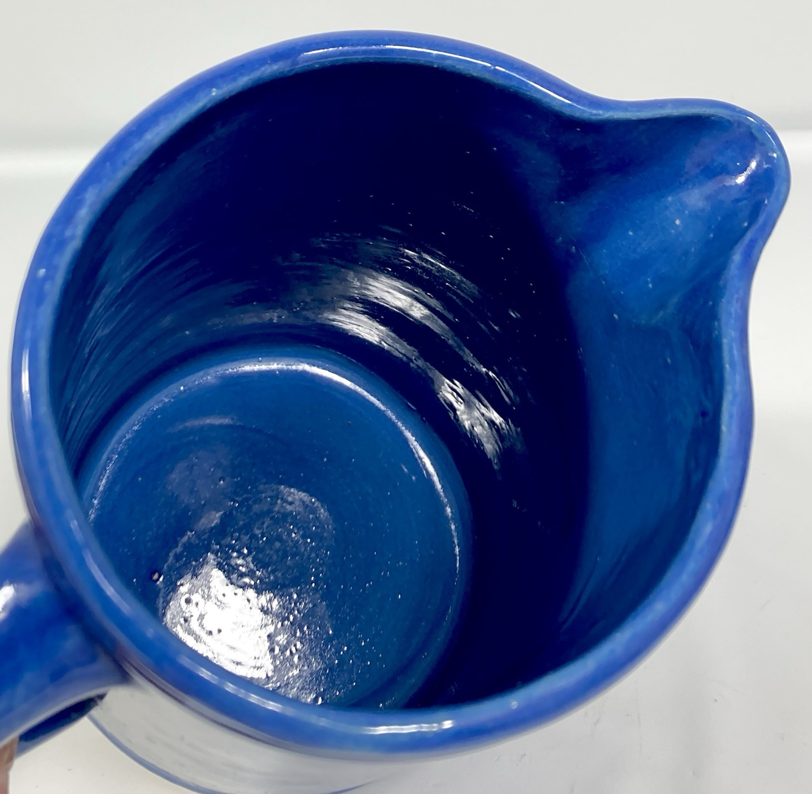 Vtg Antique Cobalt Blue Yellow Ware Stoneware PITCHER Vase 2 Qt. 8 3/4″ Tall EX