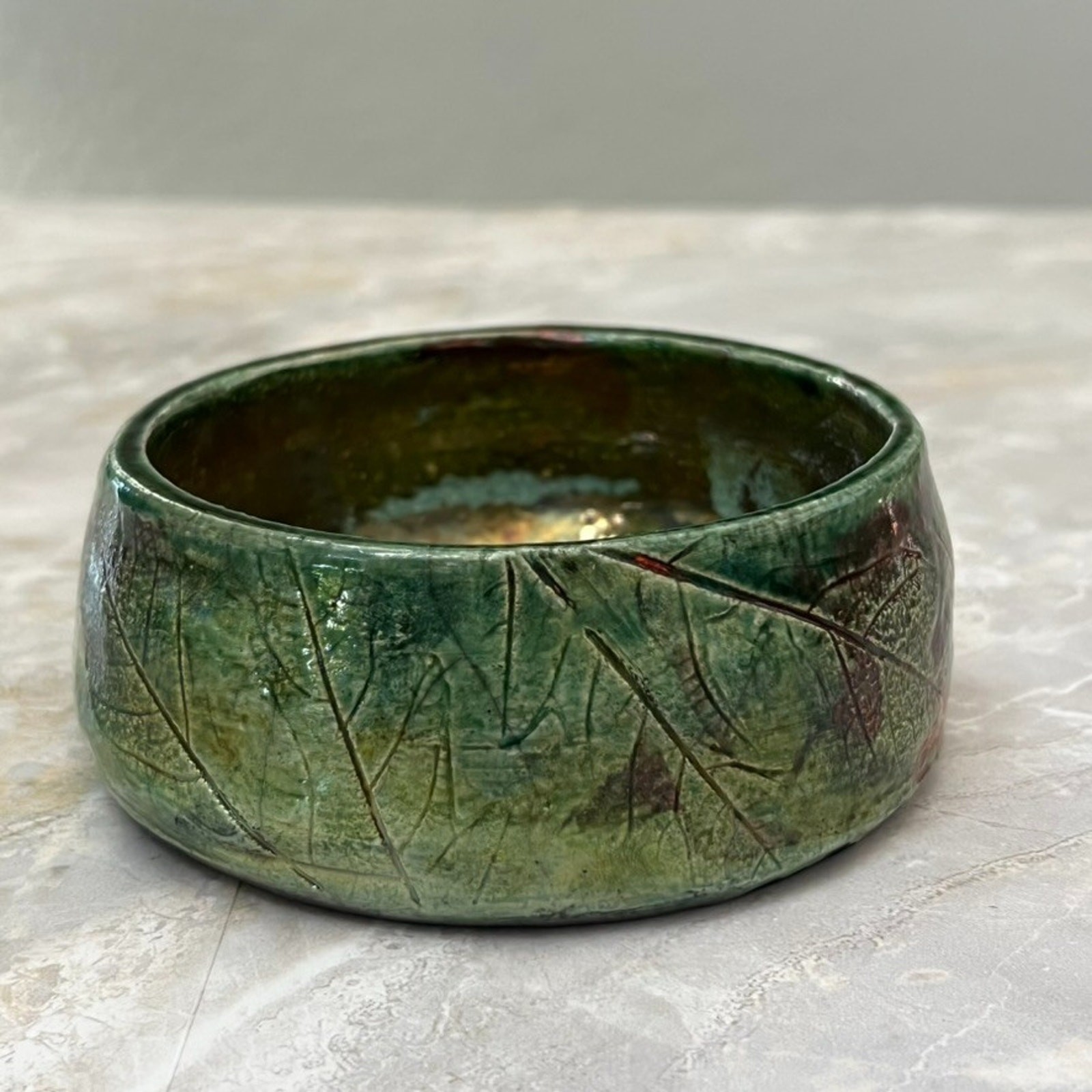 Art Studio Pottery Trinket Bowl Green Glaze Leaf Motif Iridescent Signed