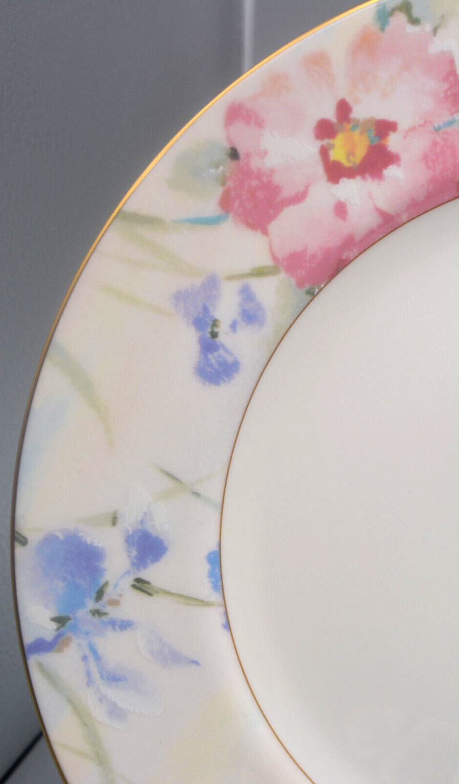 Mikasa Matisse Fine Bone China 5 piece place setting NEW IN ORIGINAL BOXES