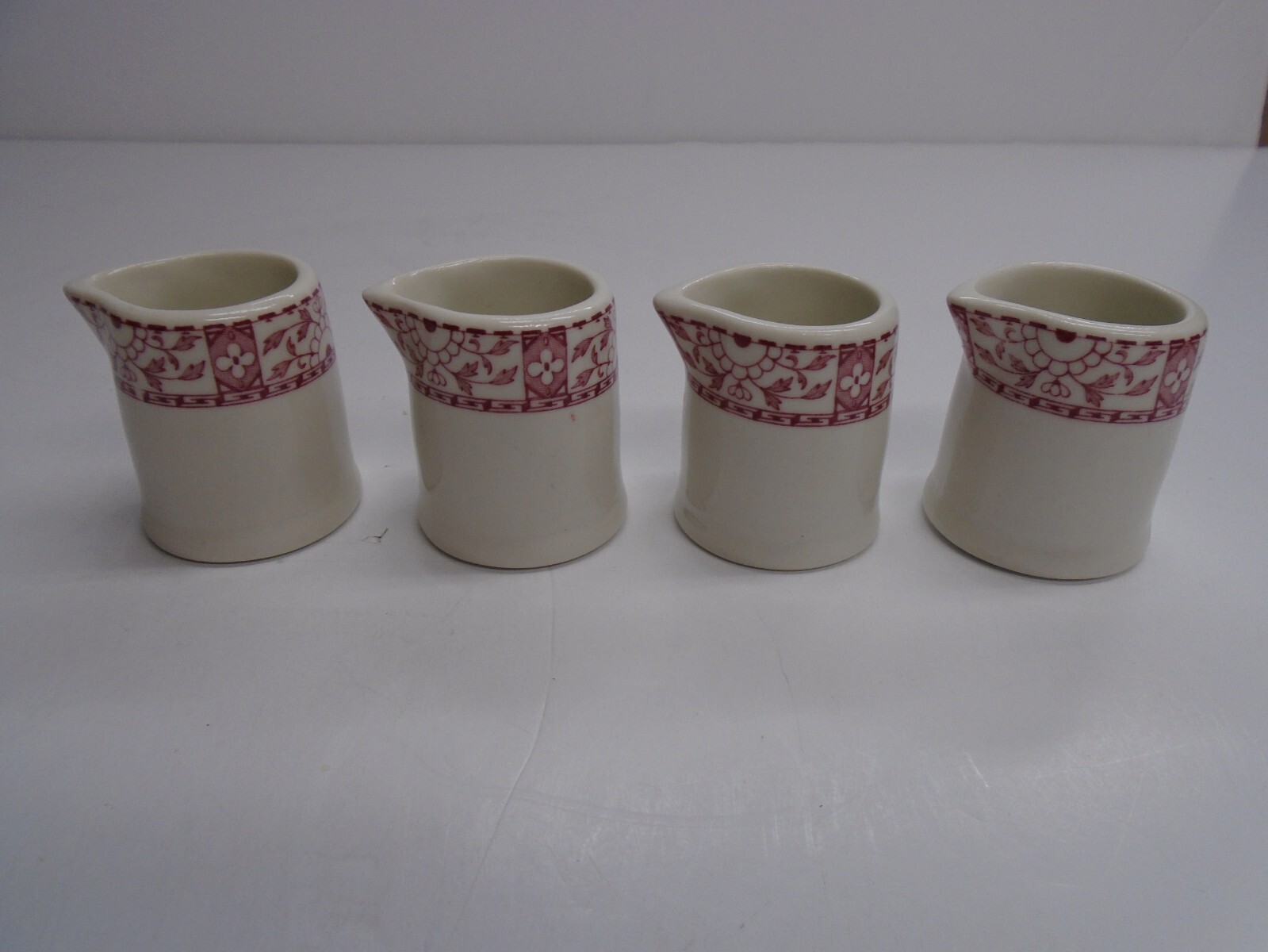 Vintage RARE 1948 “WARWICK” 2″ RESTAURANT CREAMERS – Matched set of (4) – NOS
