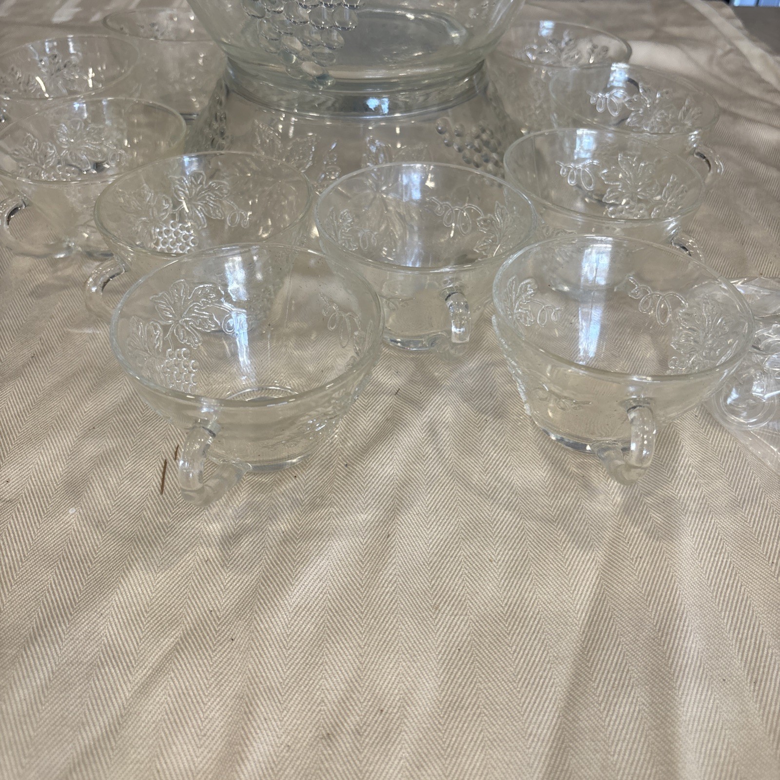 Vintage Anchor Hocking Glass Punch Bowl 12 Cups Grape Vine Pattern 14 Pc