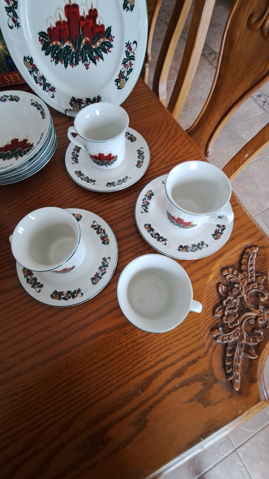 GEI Vintage Beautiful Christmas Candle Pattern 31 Piece Dinnerware Grouping