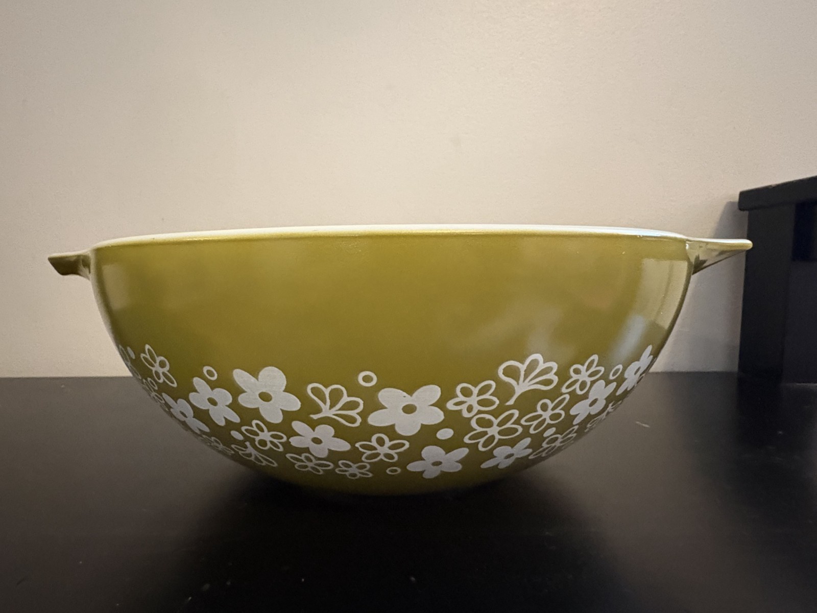 RARE Pyrex Vintage 4-piece Crazy Daisy Nested Mixing Bowl Set