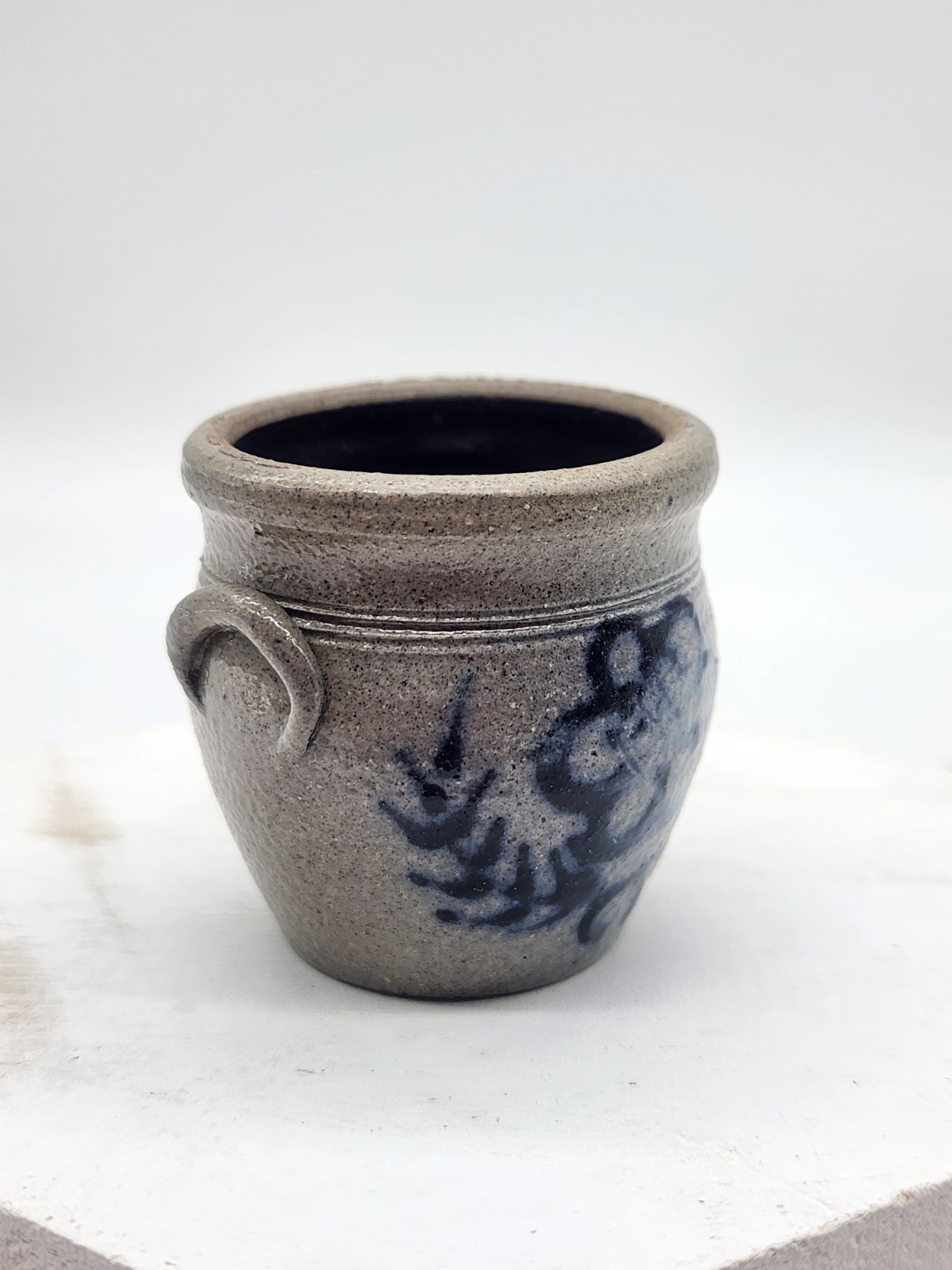 1992 Rowe Pottery Works Miniature Crock Stoneware Salt Glaze Blue Flower 1.5″