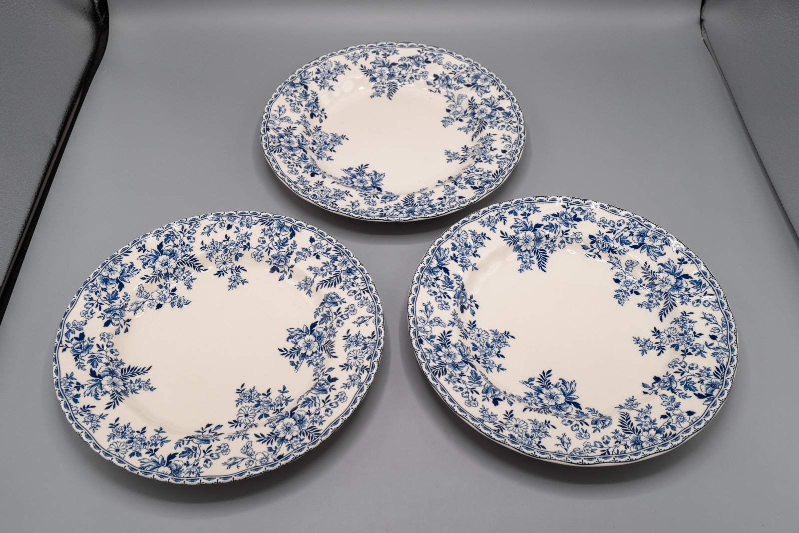 Johnson Brothers Devon Cottage Dinner Plates 10 1/4″ Set of 6 – FREE USA SHIP