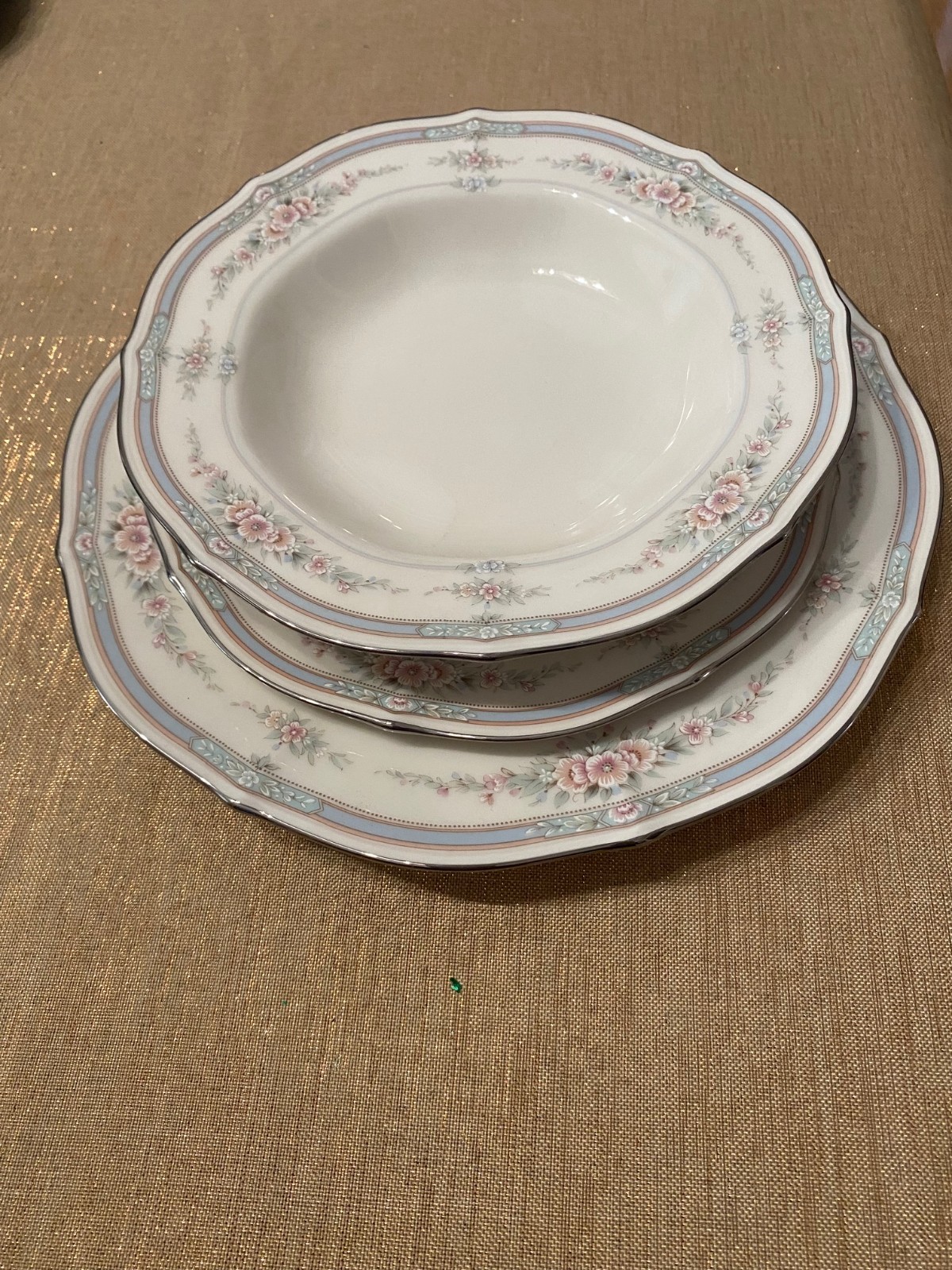 Noritake China Rothschild 7293 Porcelain 5 PC Dinnerware Set Excellent (Have 8)