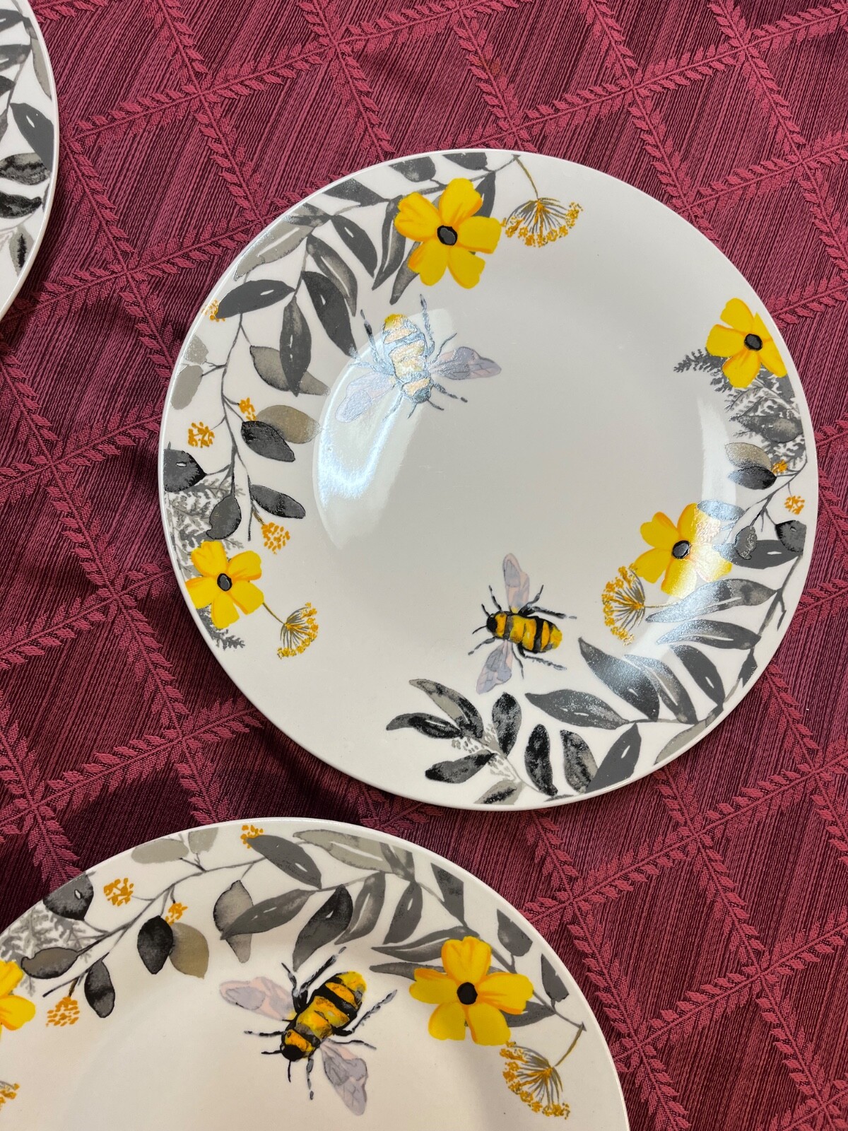 8 NEW Royal Norfolk Yellow Honey BUMBLE BEE Dinner Plates