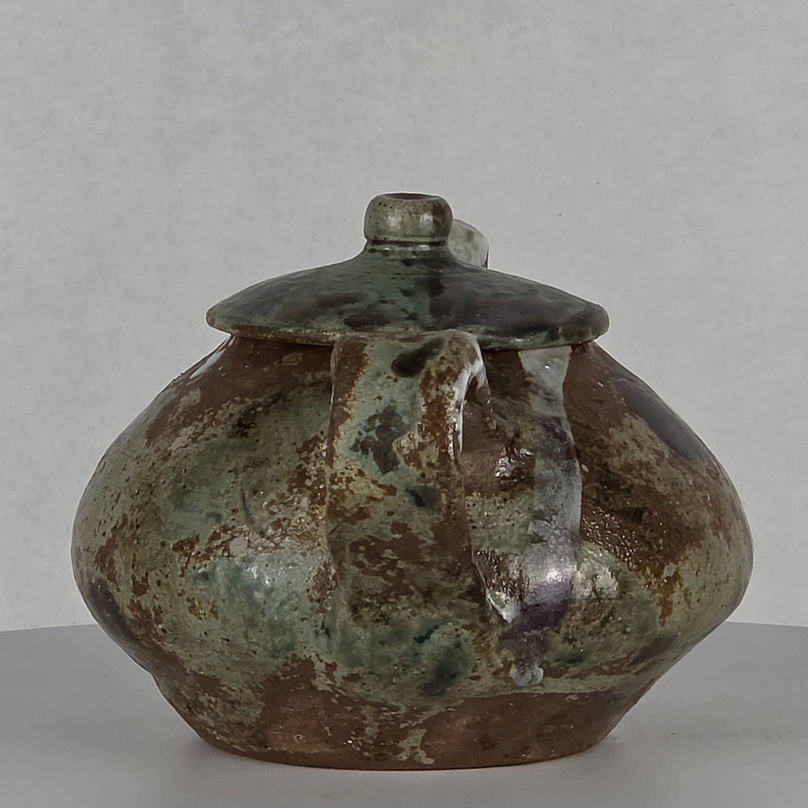 Art Pottery Stoneware Hand-thrown Tea Pot w/Lid Signed Jake ’10 – 6.5″ x 5″ x 4″