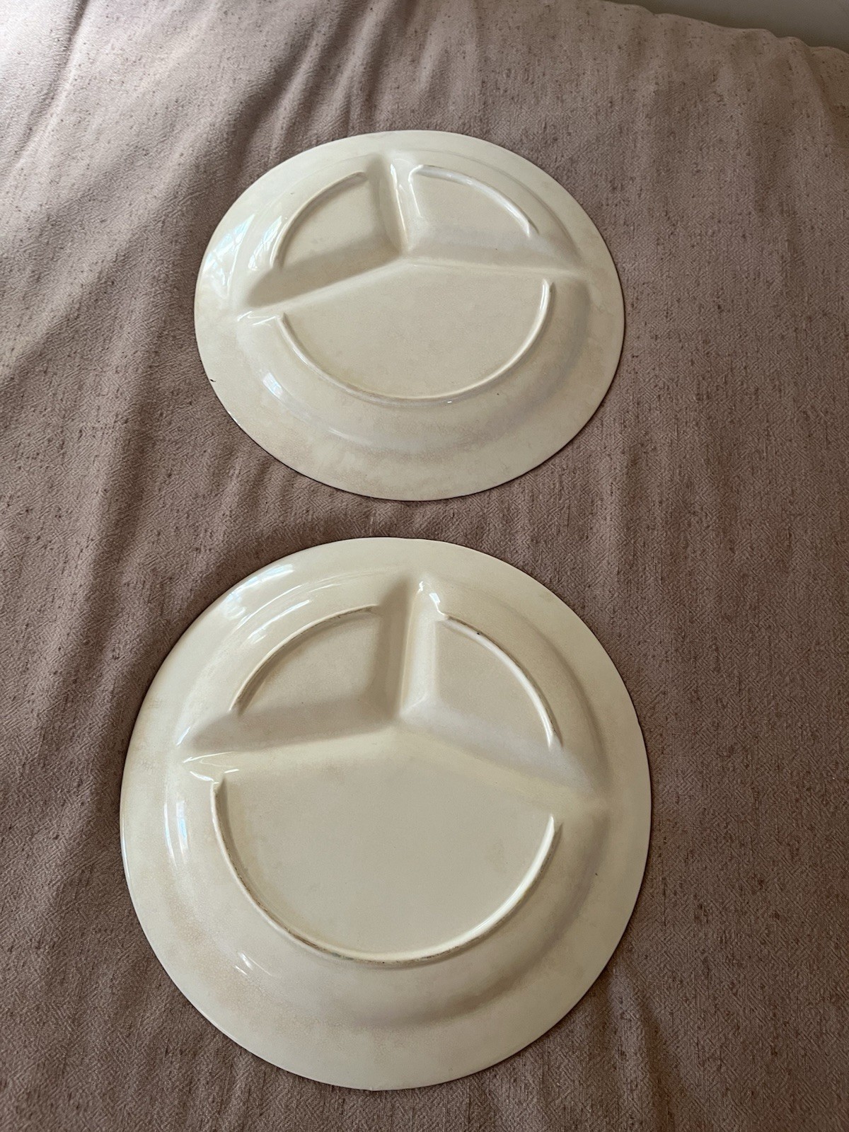 2 Vintage 11” Fred Roberts Western Theme Grill dinner plates.
