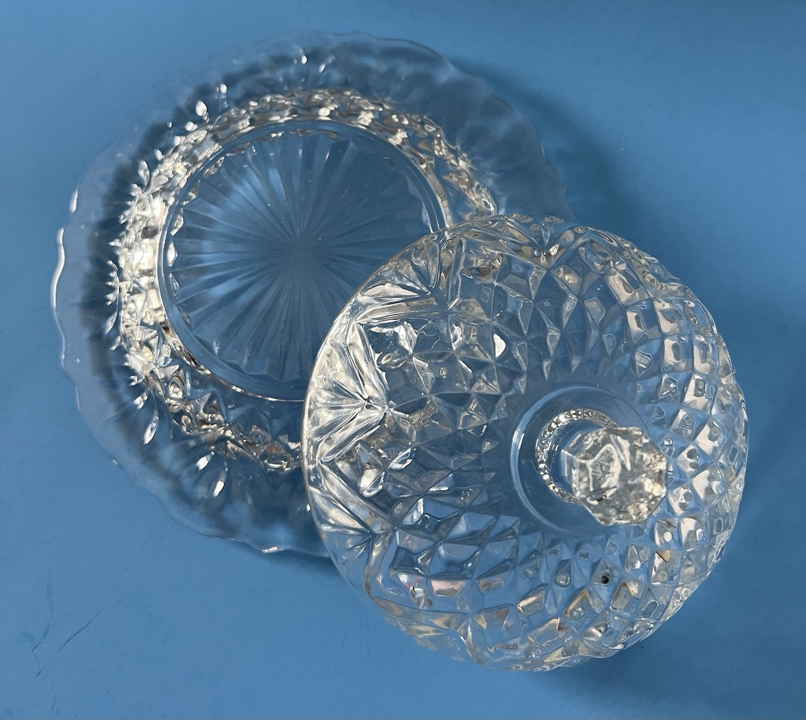 Vintage Anchor Hocking Round Glass Covered Dish Tray Prescut Pattern 7”W