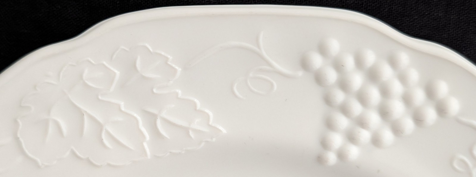 Vtg. 1960’s (61) Pcs. Colony Harvest Grape Vine Indiana White Milk Glass NICE