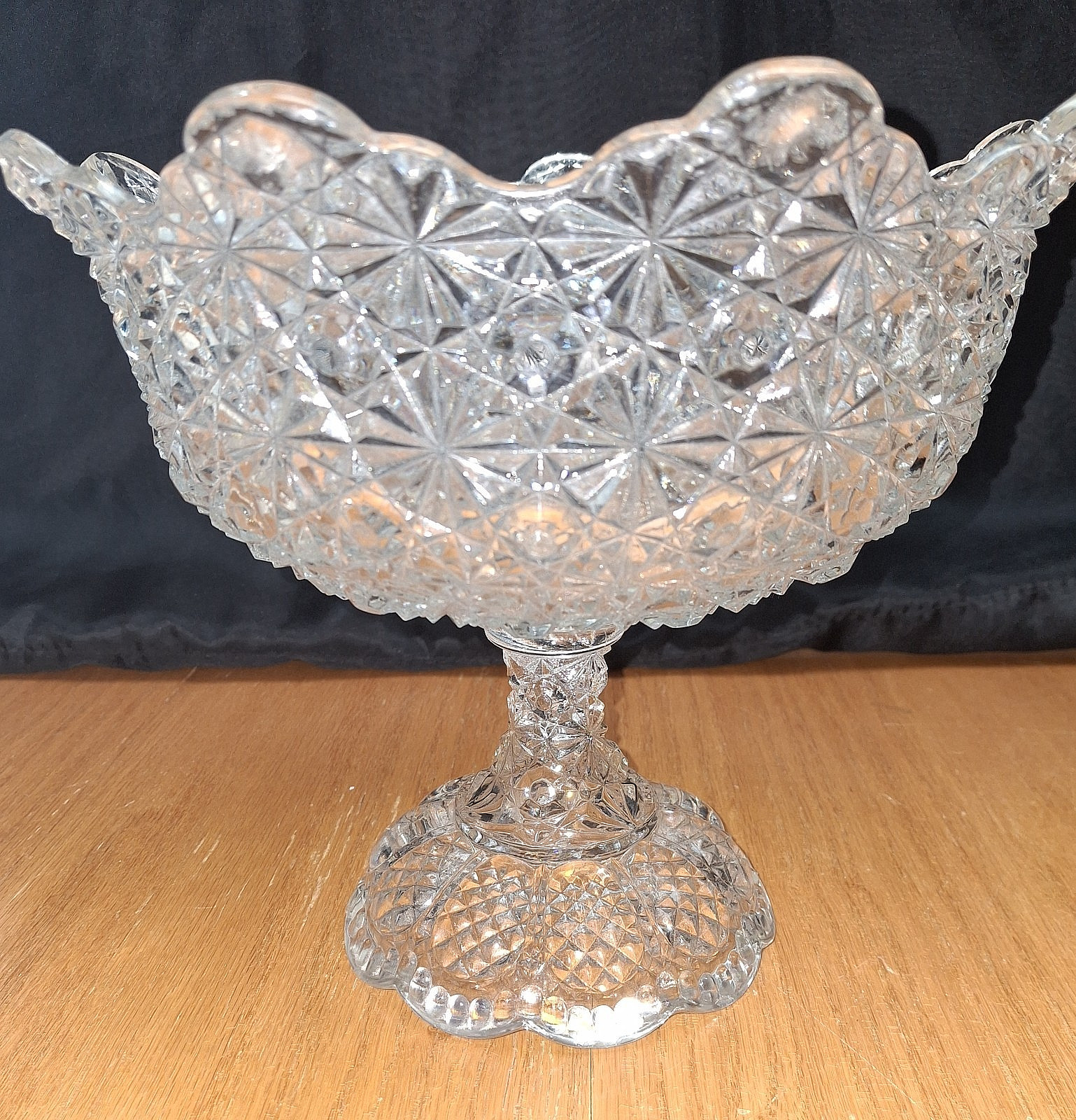 Early AMERICAN BRILLIANT 24 % Crystal Glass Antique Daisy Button Pedestal Bowl