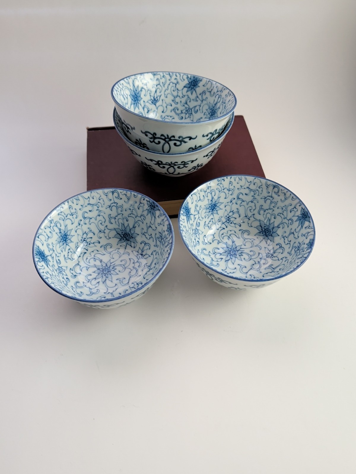 4 Yokohama Studio Japanese Porcelain Ramen Serving Bowl 5″ Blue/White Arabesque